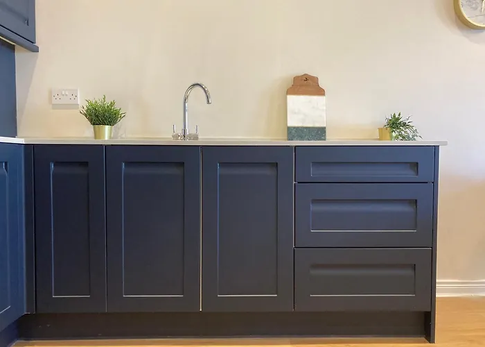 Smart 4K Tvs In All Bedrooms Double Vanity Sink