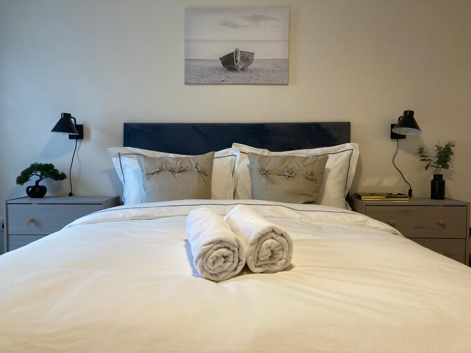 Smart 4k Tvs In Bedrooms Double Vanity Sink Holiday home Belfast